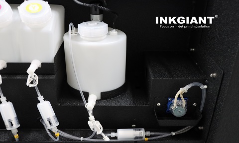<strong>Automatic white ink circulation</strong> &ndash; prevents settling, reduces clogging, keeps production smooth.